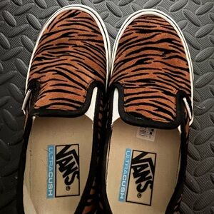 Tiger Stripe Vans Girls 3.5 / Women’s 5